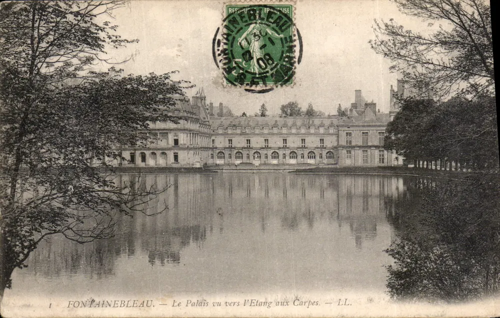 Fontainebleau — Das Schloss gesehen vom Carpsee — LL. - Vorderseite
