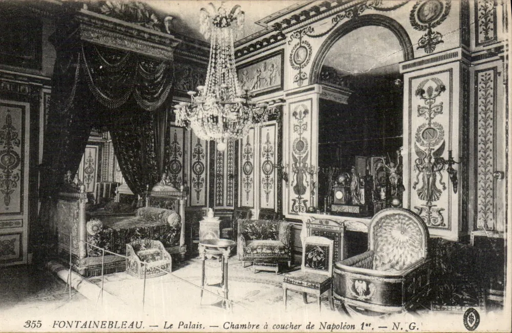Fontainebleau — Das Schloss — Schlafzimmer von Napoleon I. — N.G. — n° 355 - Vorderseite
