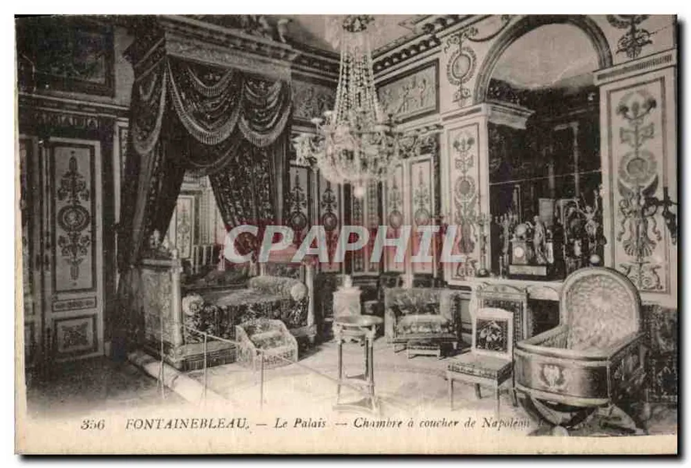 Fontainebleau — Das Schloss — Schlafzimmer von Napoleon I. - Vorderseite