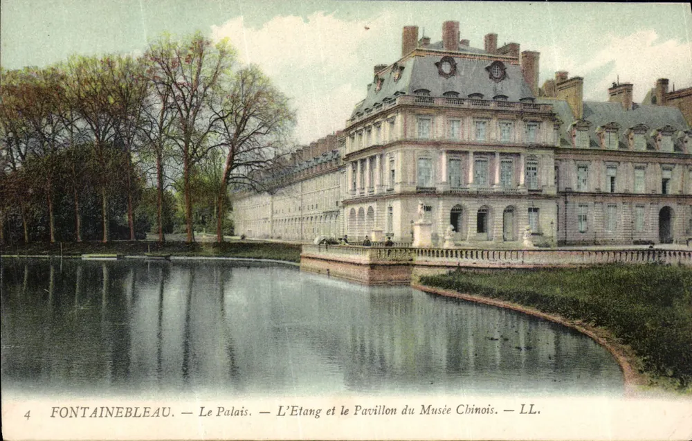 Fontainebleau — Das Schloss — Der See und das Pavillon des chinesischen Museums — LL. — Nr. 4 - Vorderseite