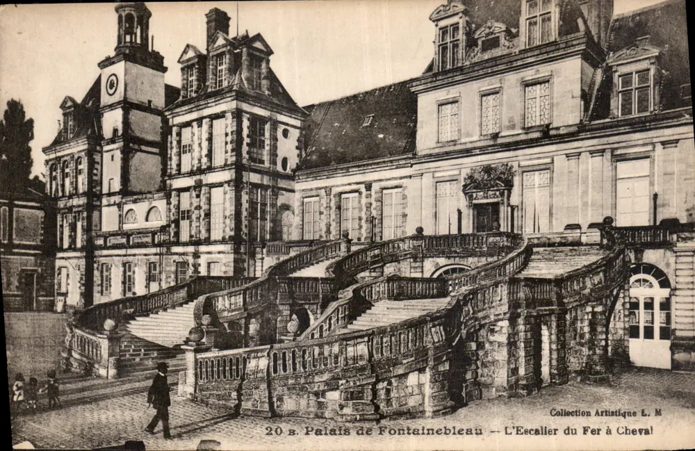 Schloss Fontainebleau — Die Eisenpferdestiege — Sammlung Artistique L. M. - Vorderseite