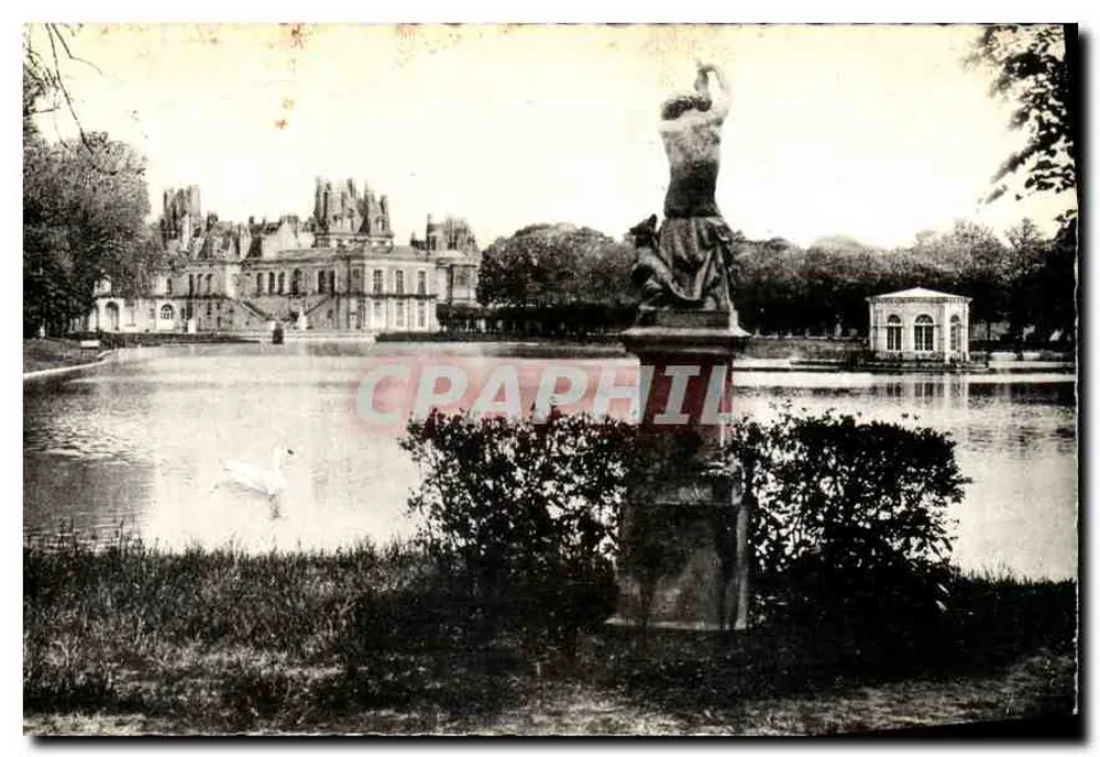 Schloss Fontainebleau — Das Schloss und der Karpfenteich — Imp. Phot. L. Ménard, Fontainebleau - Vorderseite
