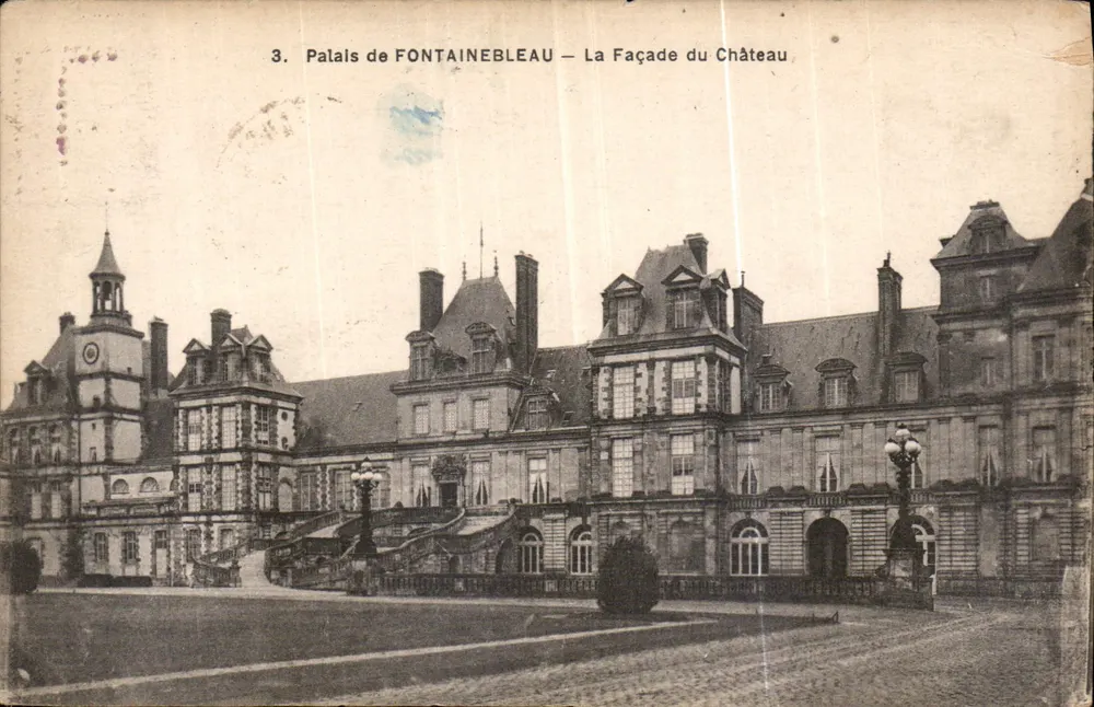 Palast von FONTAINEBLEAU — Die Fassade des Schlosses — Verlag unbekannt, Nr. 3 - Vorderseite