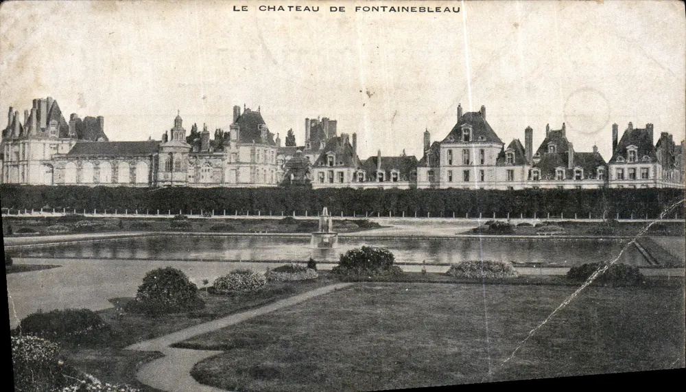 O Castelo de Fontainebleau — vista do parque e do castelo — editor desconhecido - Frente