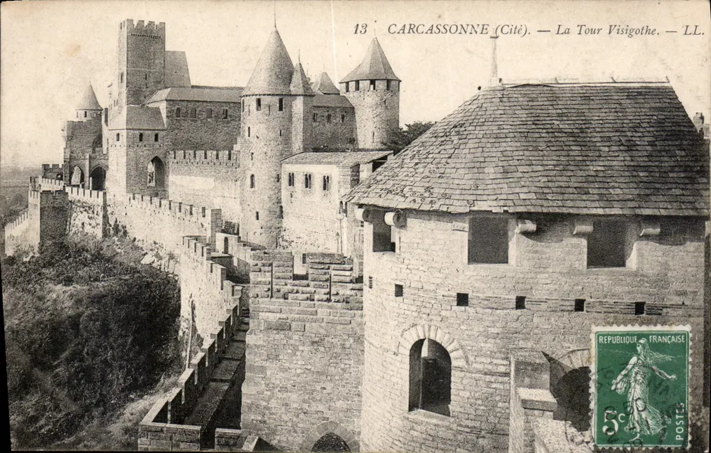 Carcassonne (Cidade) — Torre Visigoda — LL. — N°13 - Frente