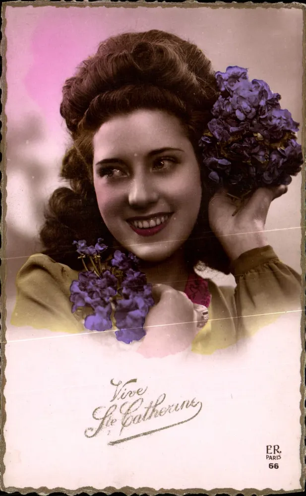 Mulher sorridente segurando flores — Vive Catherine — Editor E.R. Paris, n° 66 - Frente