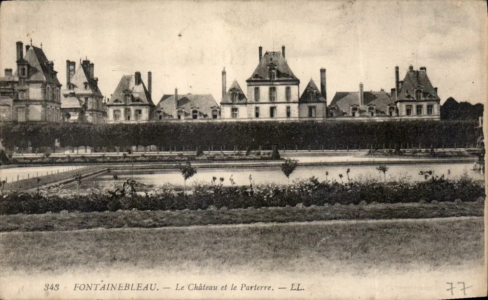 Fontainebleau — Schloss und Parterre — LL. - Vorderseite