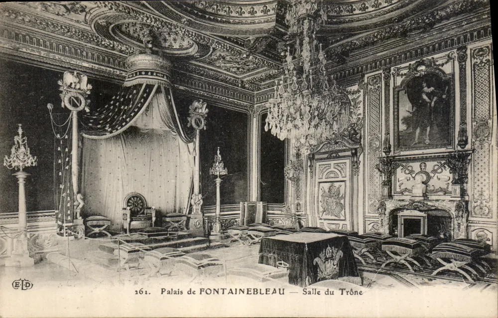 Schloss FONTAINEBLEAU — Thronsaal - Vorderseite