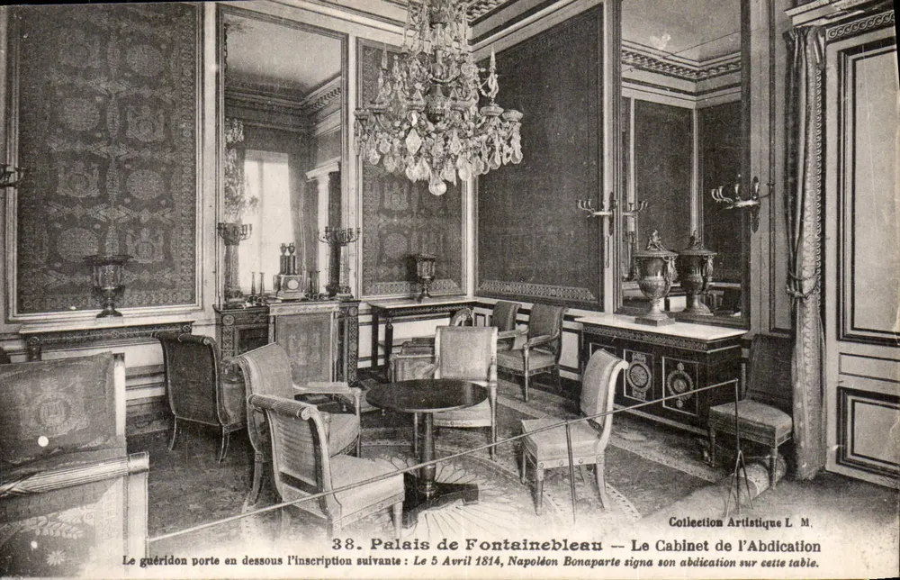 Palácio de Fontainebleau — O Gabinete da Abdicação — Coleção Artística L. M. - Frente