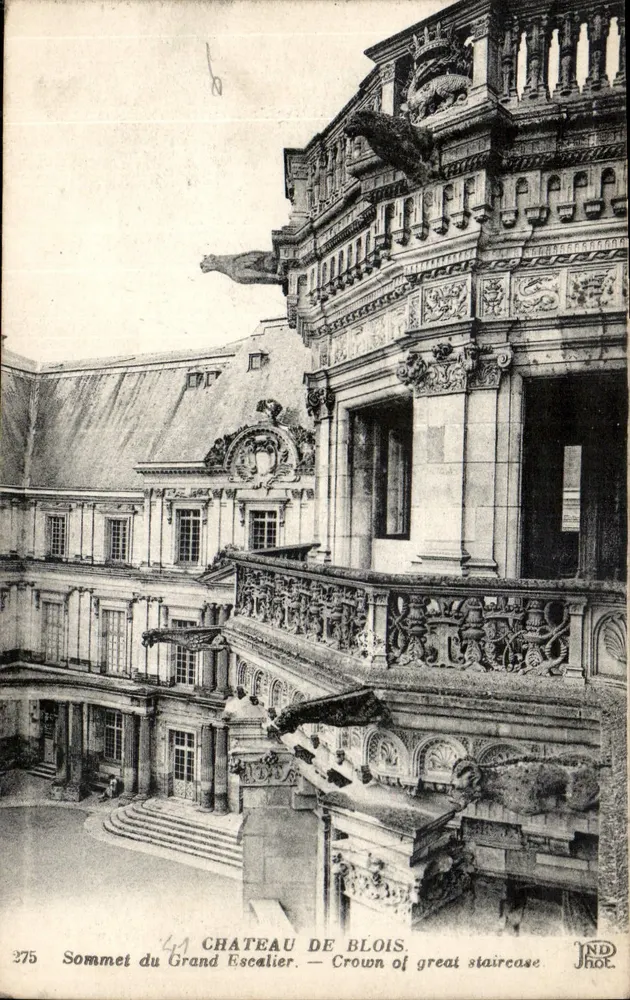 Château de Blois — Sommet du Grand Escalier — IND Phot. - Recto