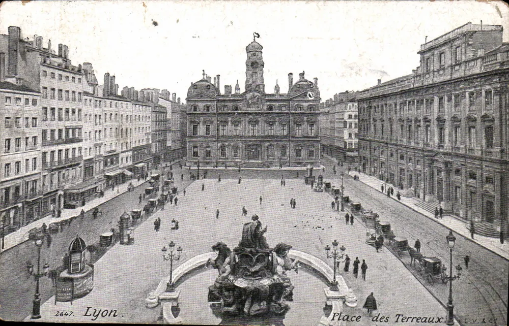 Place des Terreaux — Lyon — LV & CY, n° 2647 - Frente