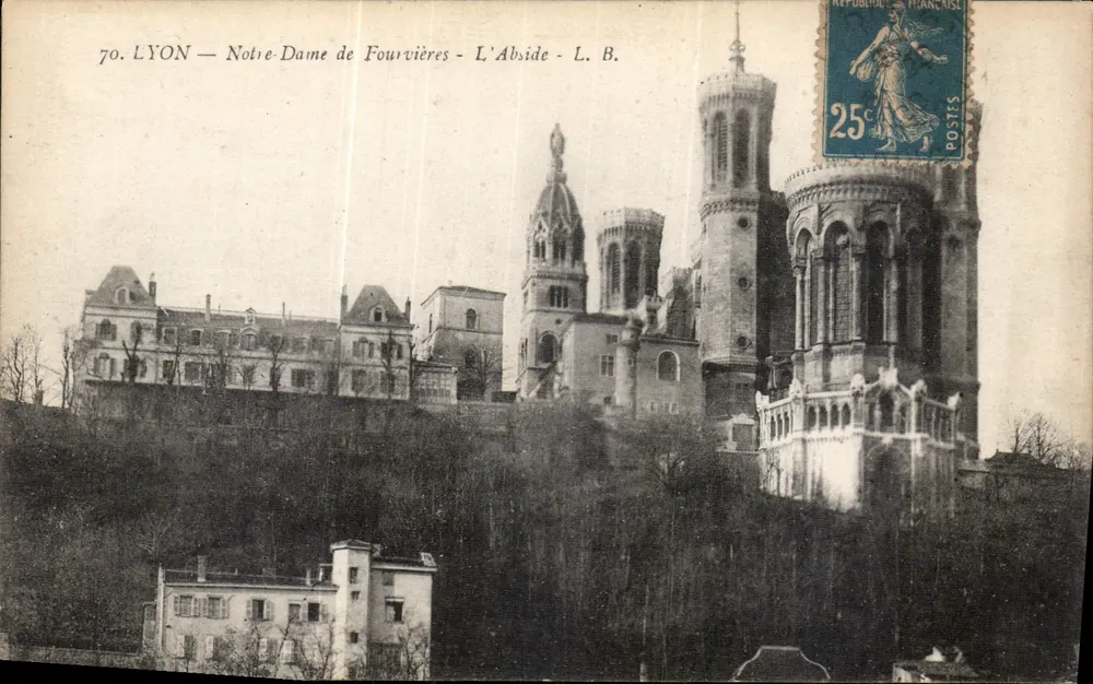 LYON — Nossa Senhora de Fourvières — A Abside — L. B. - Frente