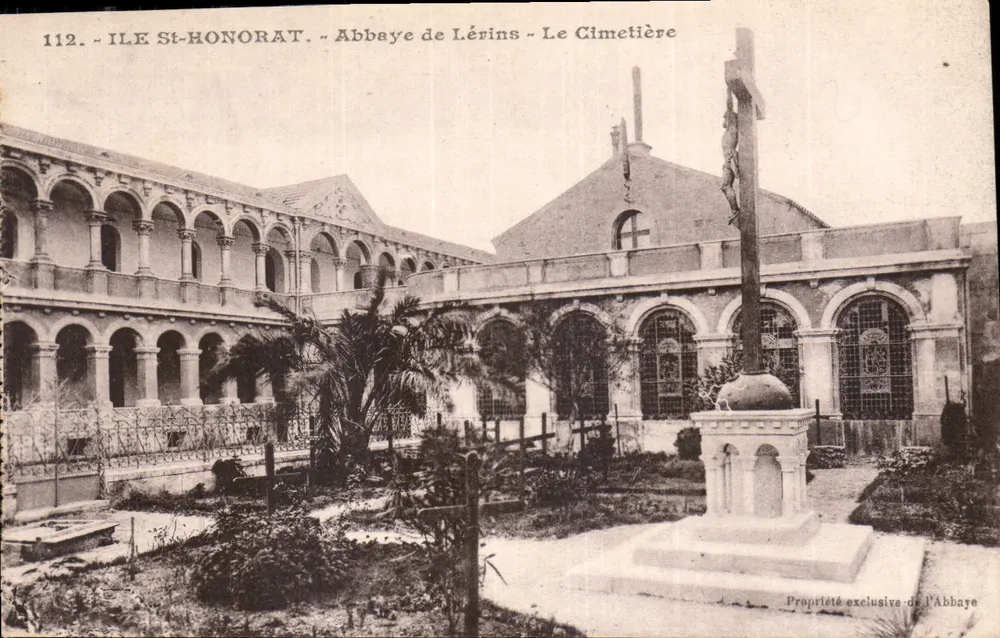 Insel St-Honorat - Abtei Lérins - Der Friedhof - Vorderseite