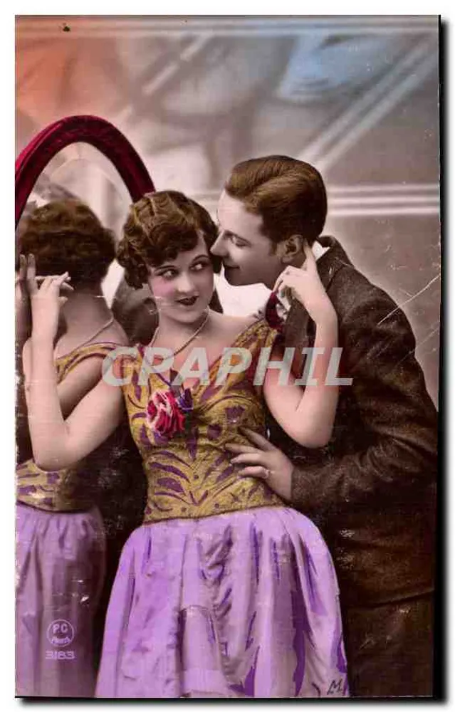 Casal jovem em um cenário teatral — PC Paris 3163 - Frente
