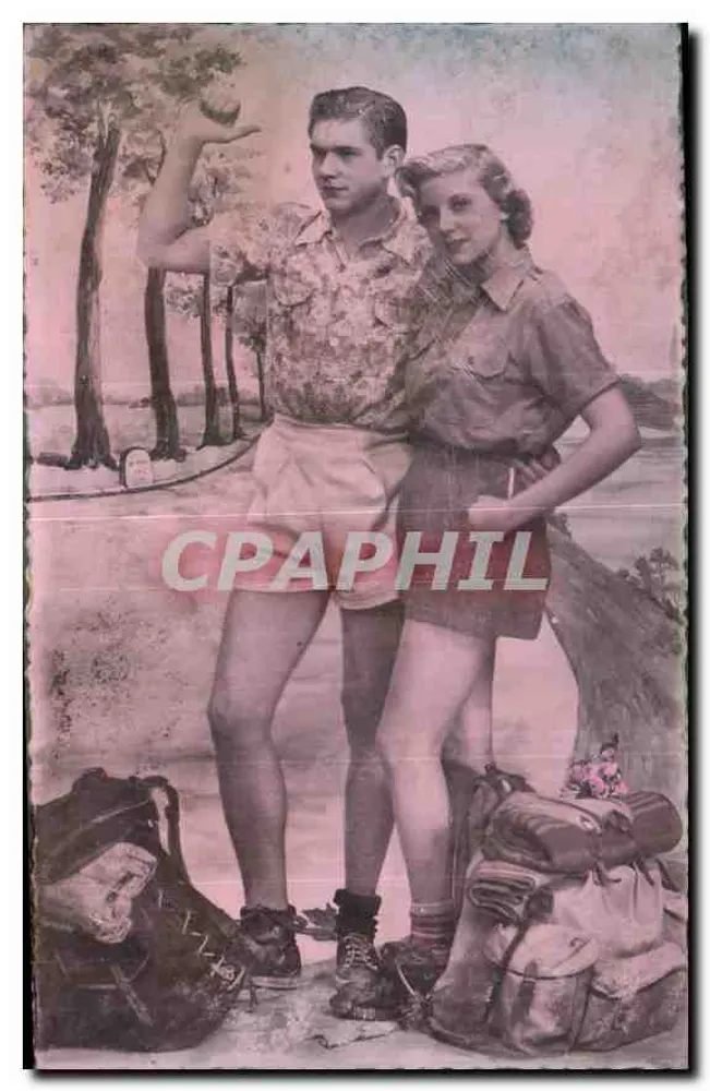 Jovem casal em traje de caminhada — Made in France, Série - 701, editor ARS - Frente