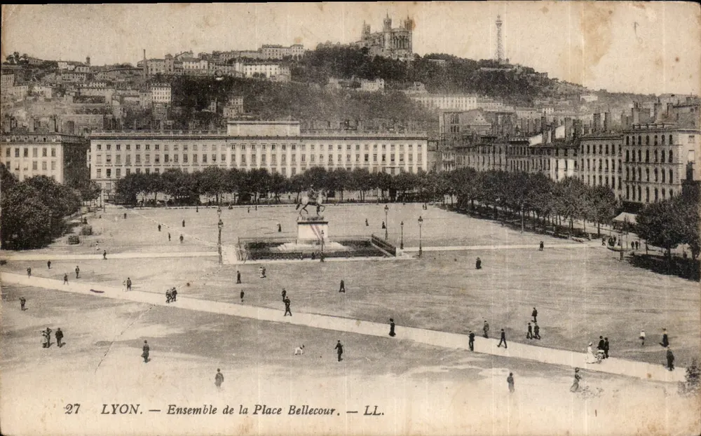 LYON — Conjunto da Place Bellecour — LL. — n°27 - Frente