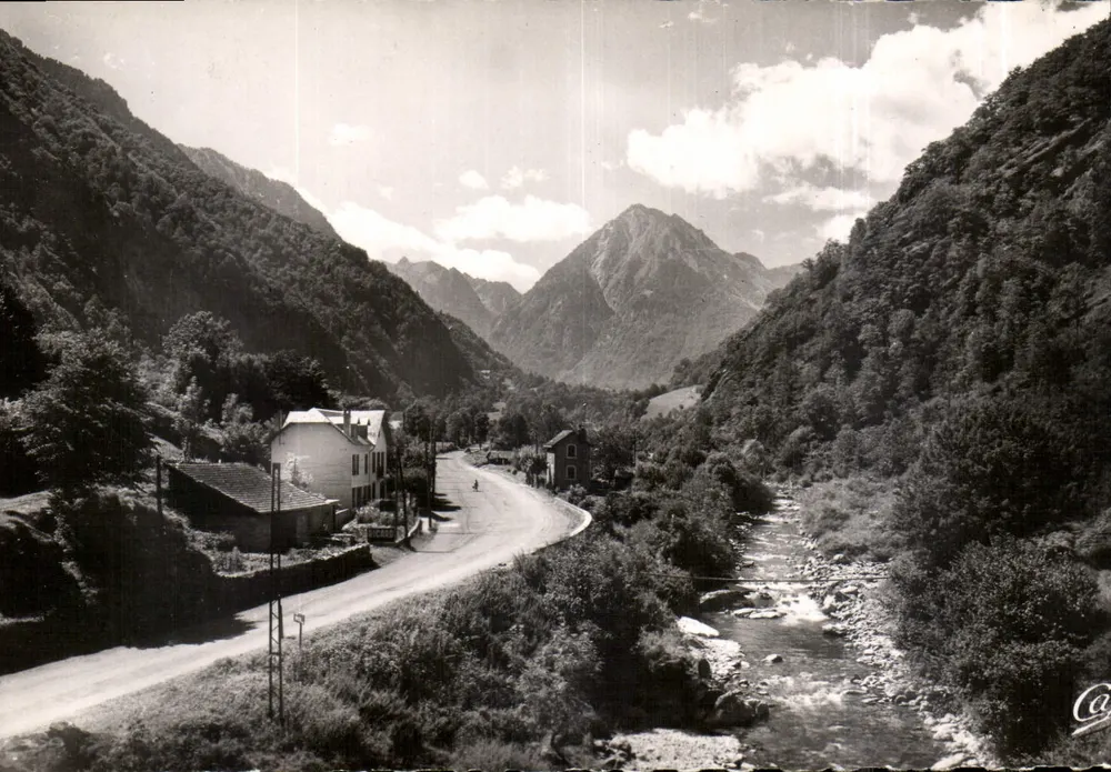 Der Gave de Cauterets und die Straße nach Pierrefitte — Cauterets (159) — Réal-Photo - Vorderseite