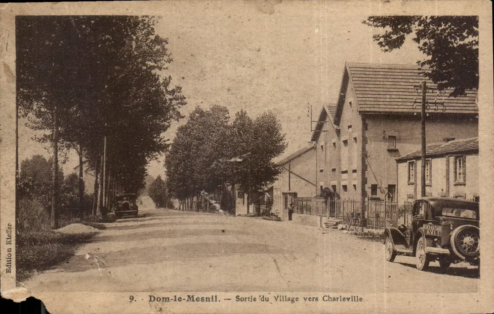 Dom-le-Mesnil — Uscita dal Villaggio verso Charleville — Edizione Kleifer, n°9 - Recto