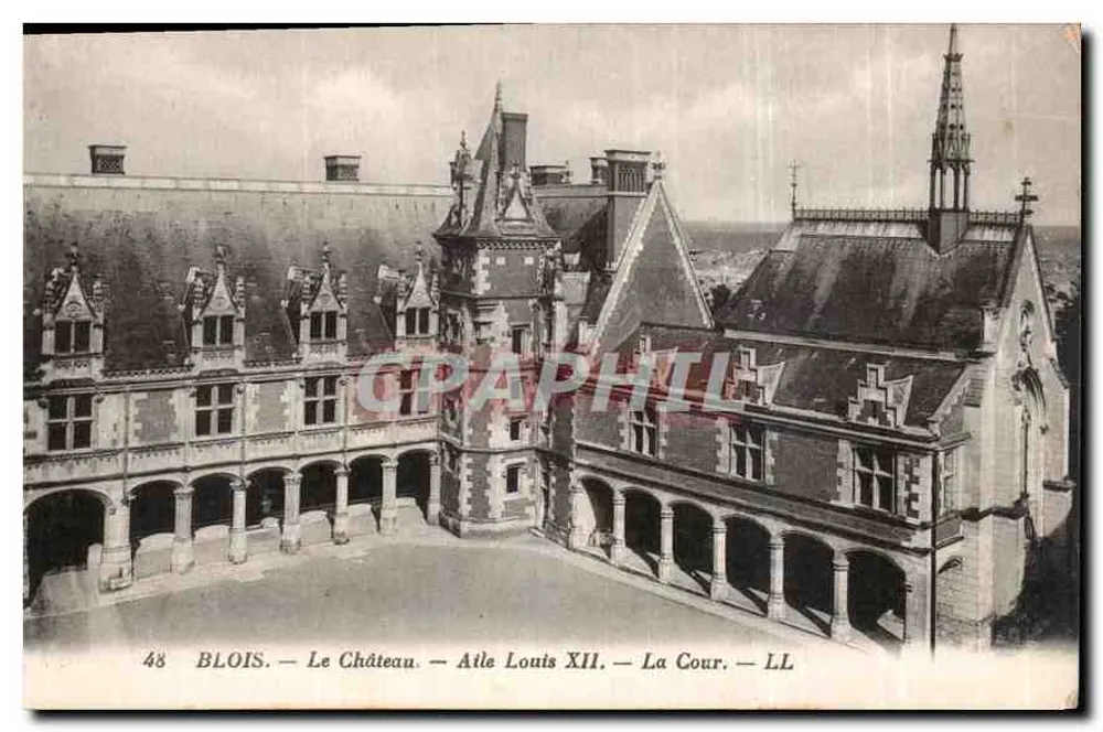 Blois — Le Château — Aile Louis XII — La Cour — LL - Recto