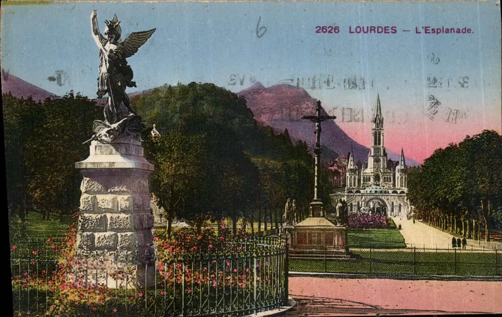 Lourdes — A Esplanada — Editor desconhecido, n° 2626 - Frente