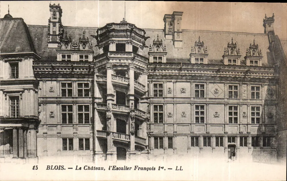 Blois — Das Schloss, die Treppe François I — LL - Vorderseite