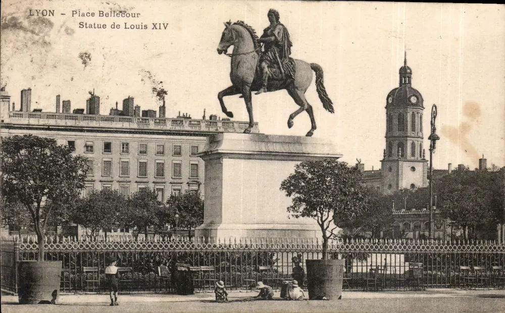 LYON - Place Bellecour - Statue de Louis XIV - Recto