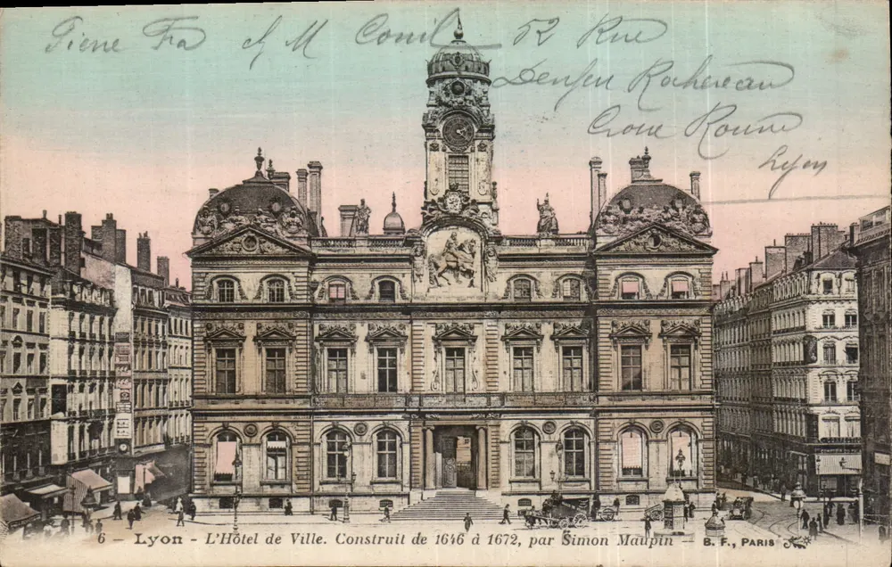 Lyon — O Hôtel de Ville. Construído de 1646 a 1672, por Simon Maupin — B.F., PARIS - Frente