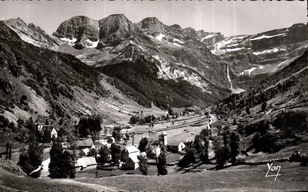 Gavarnie — Le Cirque vu du Village — Édition Quinault, Lourdes, n°216 - Recto
