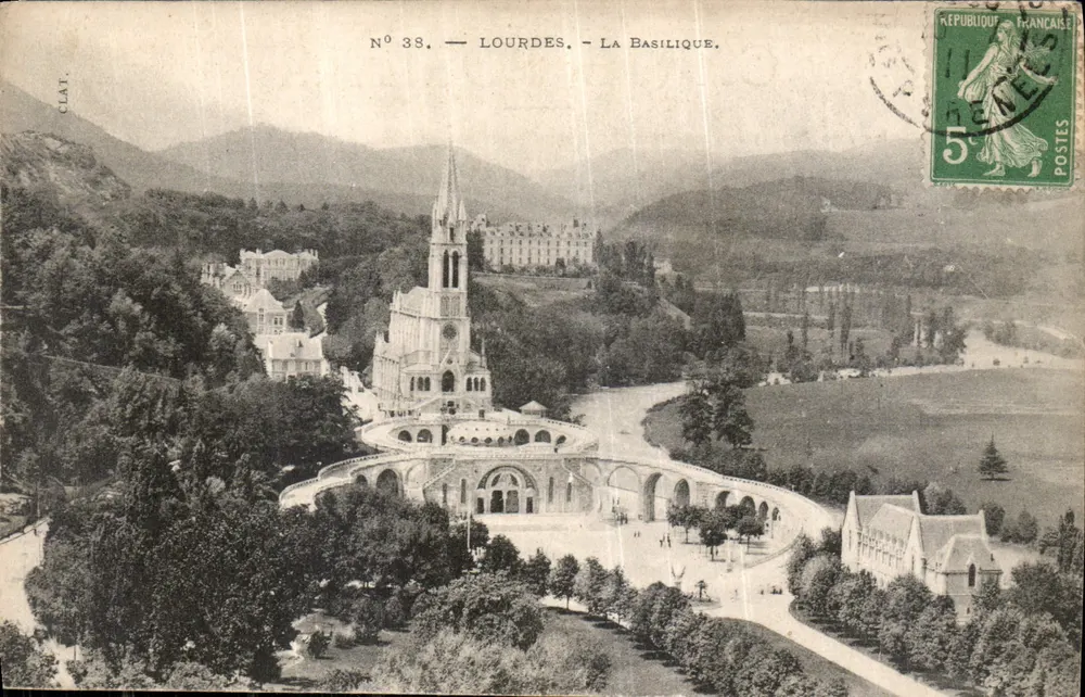 Lourdes — A Basílica — Editor CLAT, n° 38 - Frente