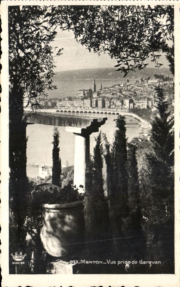 Menton — Vista tirada de Garavan — Munier, n°243 - Frente