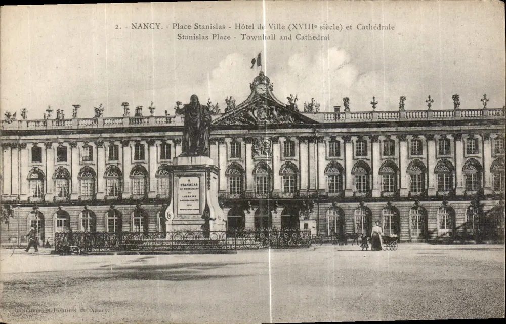 Nancy - Place Stanislas - Rathaus (18. Jahrhundert) und Kathedrale - Vorderseite