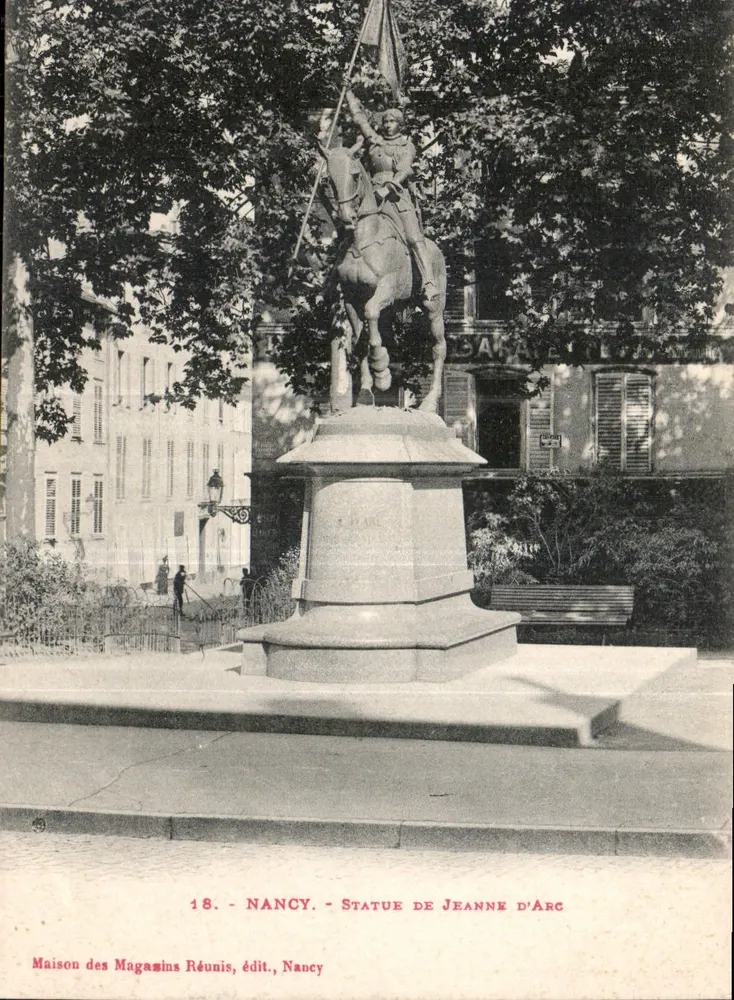 Nancy — Estátua de Joana d'Arc — Maison des Magasins Réunis, editora, Nancy - Frente
