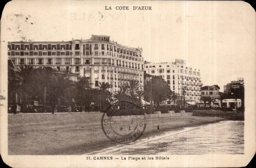 Cannes — A Praia e os Hotéis — Editor Maniér, n°11 - Frente