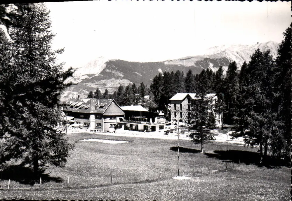 Valberg (A.-M.) — Le Grand Hôtel et « Le Valbergan » — Éditions Valbergan - Recto