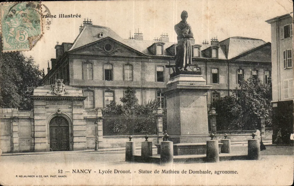 NANCY - Lycée Drouot - Estátua de Mathieu de Dombasle, agrônomo. - Frente