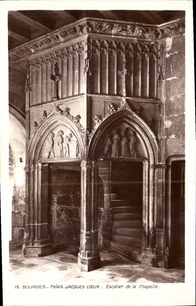 Bourges - Palácio Jacques Cœur - Escada da Capela - Frente