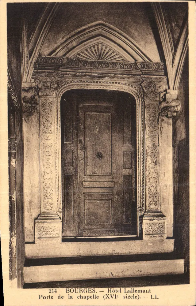 Tor der Kapelle (16. Jahrhundert) — Hotel Lallemaut — BOURGES — LL - Vorderseite