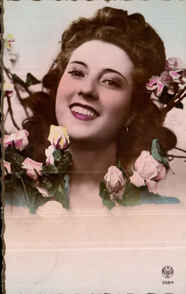 Mulher jovem sorridente — rosas — editor TAT NOYER n° 3684 - Frente
