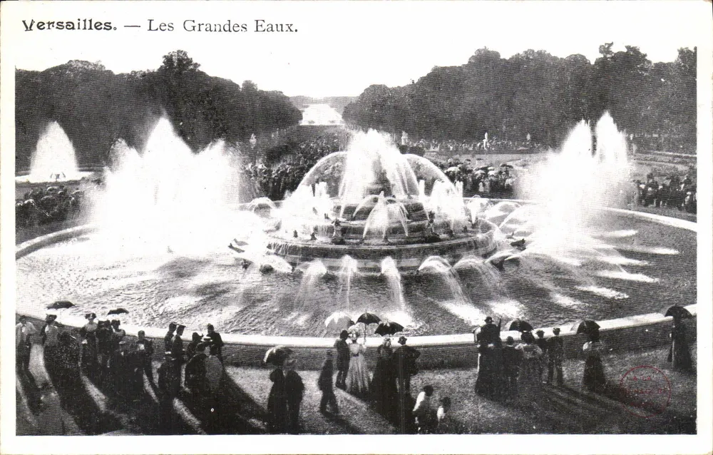 Versailles. — As Grandes Eaux. - Frente
