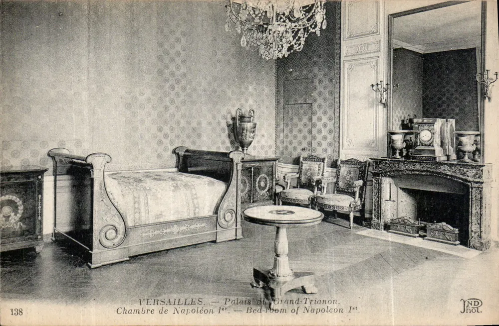 Zimmer von Napoleon I. — Schloss Grand Trianon — Versailles - Vorderseite
