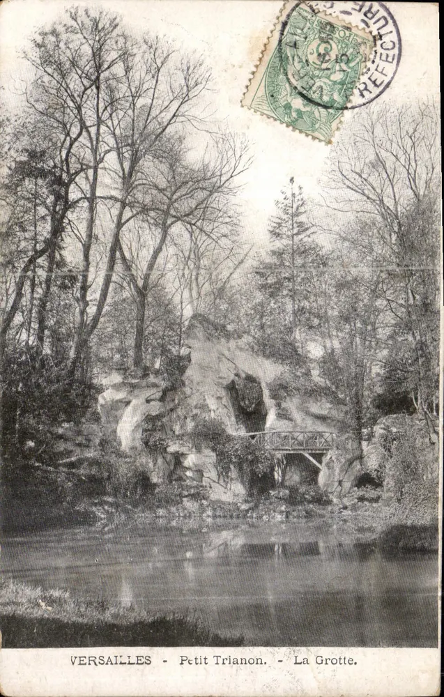 Versailles - Petit Trianon - A Grotta - Frente