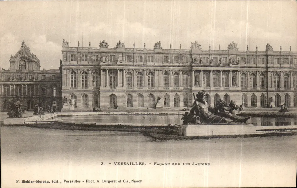 Versalhes - Fachada voltada para os Jardins — F. Biehler-Moreau, editor, Versalhes — Fot. A. Bergeret et Cie, Nancy - Frente