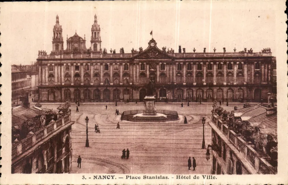 NANCY — Place Stanislas — Hôtel de Ville - Frente
