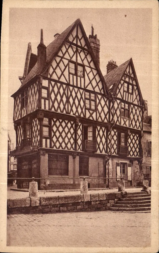 Casa do XVIº século — Bourges — Lévy et Deurges, Imp. Paris - Frente