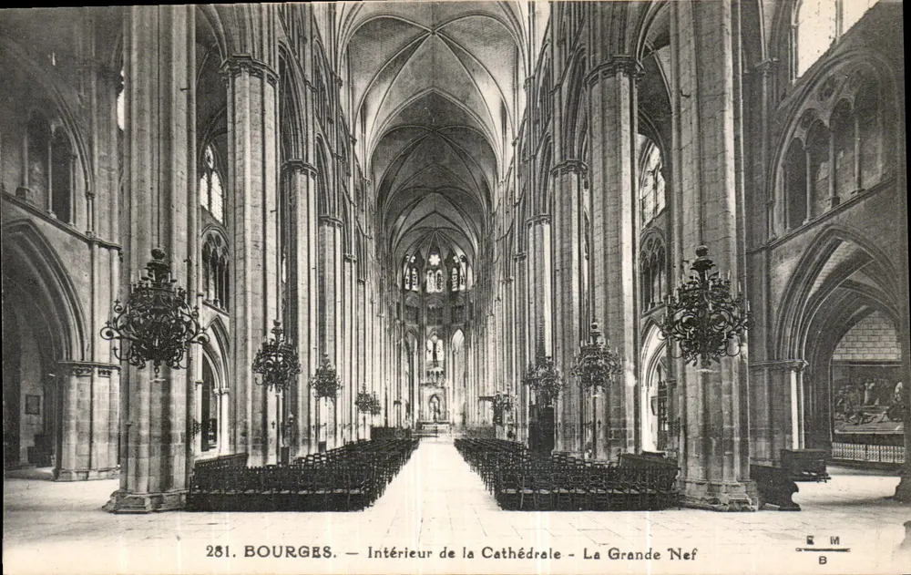 Bourges — Intérieur de la Cathédrale - La Grande Nef — E. Maquaire, n°281 - Recto