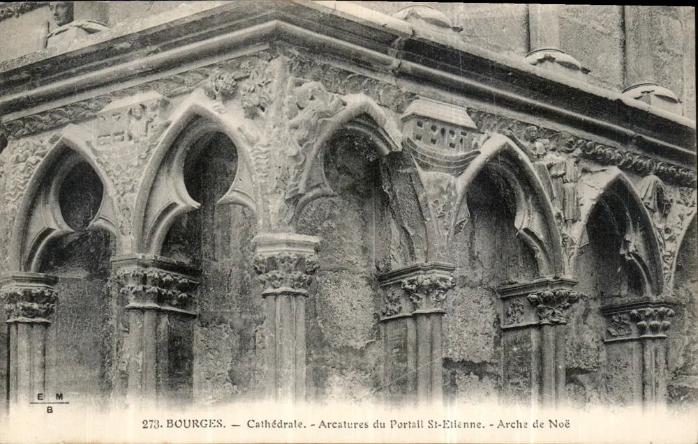 Bourges — Kathedrale — Bogen des Portals St-Etienne — Noahs Arche - Vorderseite
