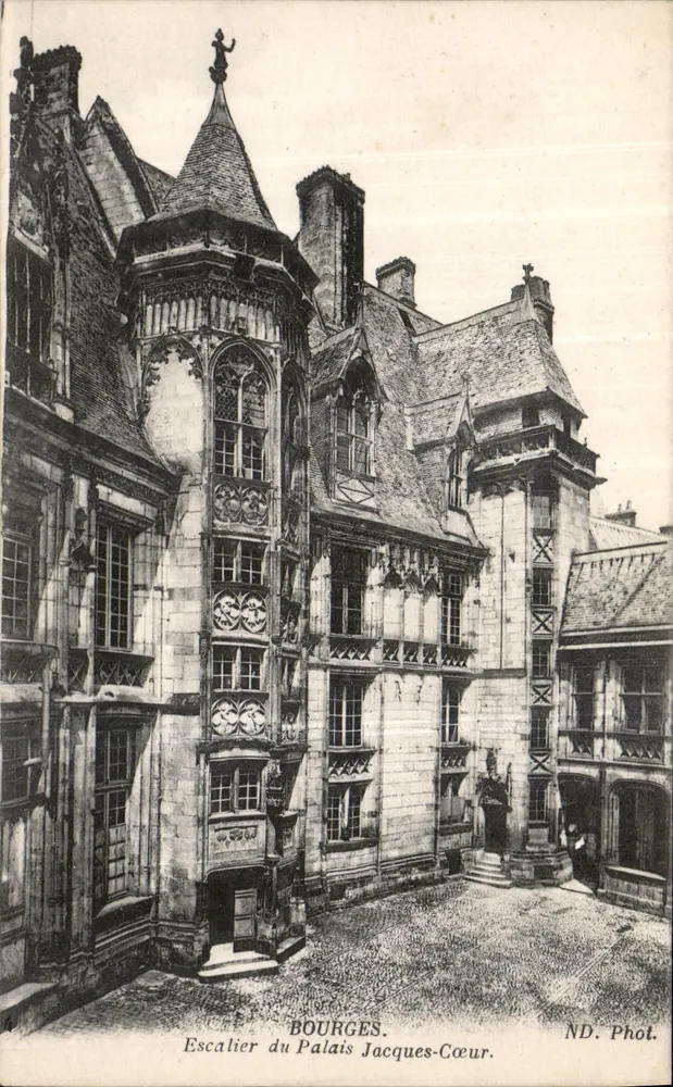 Bourges — Schody Pałacu Jacques-Cœur — ND. Fot. - Awers