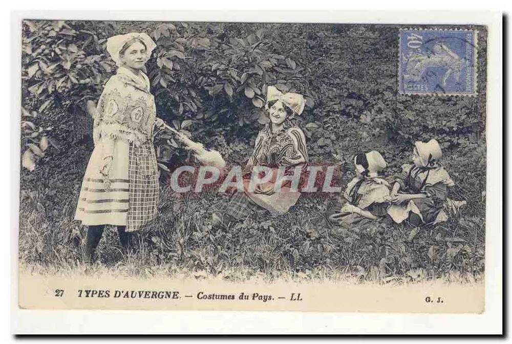 Tipos da Auvergne — Trajes do País — LL — G. J. - Frente