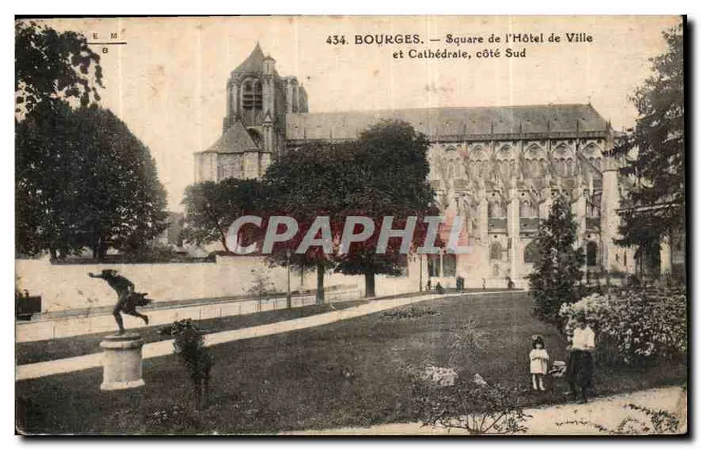 Bourges — Square de l'Hôtel de Ville et Cathédrale, côté Sud — Éditeur : E.M. n°434 - Recto