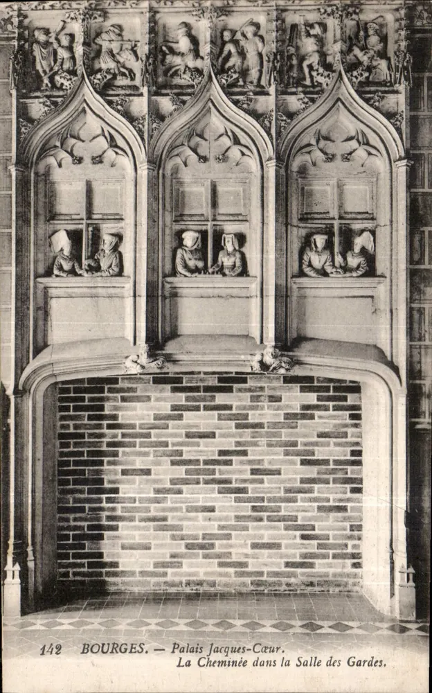 Bourges — Palais Jacques-Cœur. Die Kaminwand im Wachraum — Nr. 142 - Vorderseite